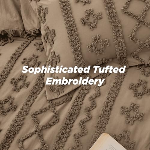 Bedsure Tufted Boho Comforter Set California King Size - Light Brown Boho Bed Set, GentleSoft™ 3 Pieces Farmhouse Shabby Chic Embroidery Bedding, Gifts for Woman, Jacquard Comforter for All Seasons Bedsure