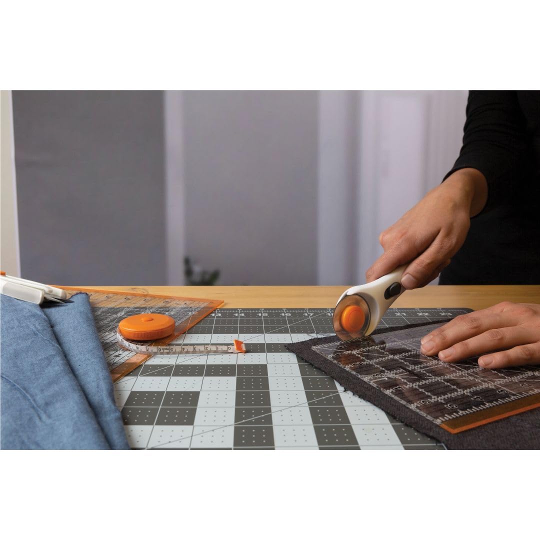 Fiskars Crafts Essentials 5-Piece Set - 45mm Blade Rotary Cutter for Fabric, Self Healing Cutting Mat, and Sewing Ruler - Craft Supplies - White/Gray Fiskars