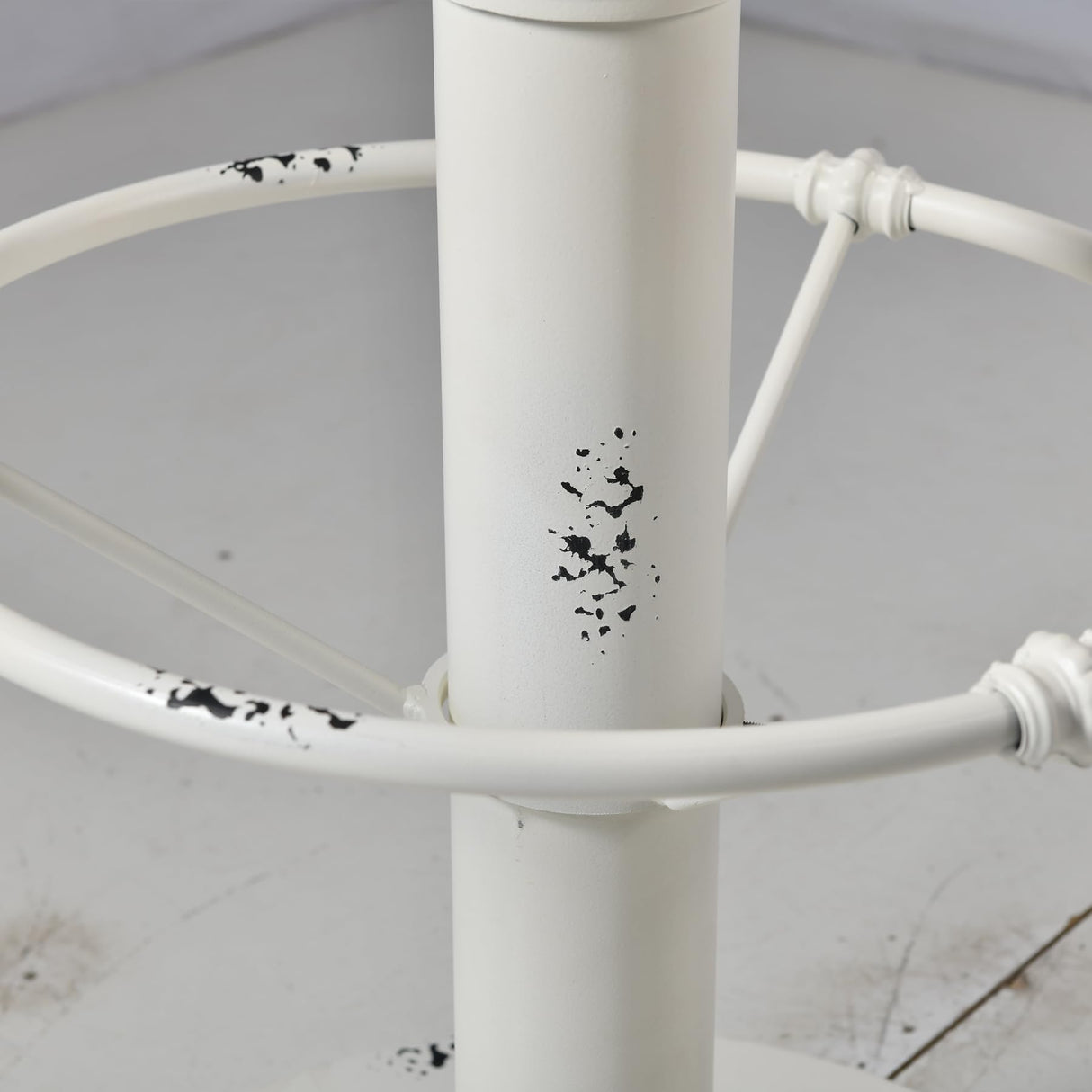 Diwhy Industrial Pub Table 23.6" Iron Round Desktop 37.4" Height Cast Iron Bar Table Antique White Diwhy