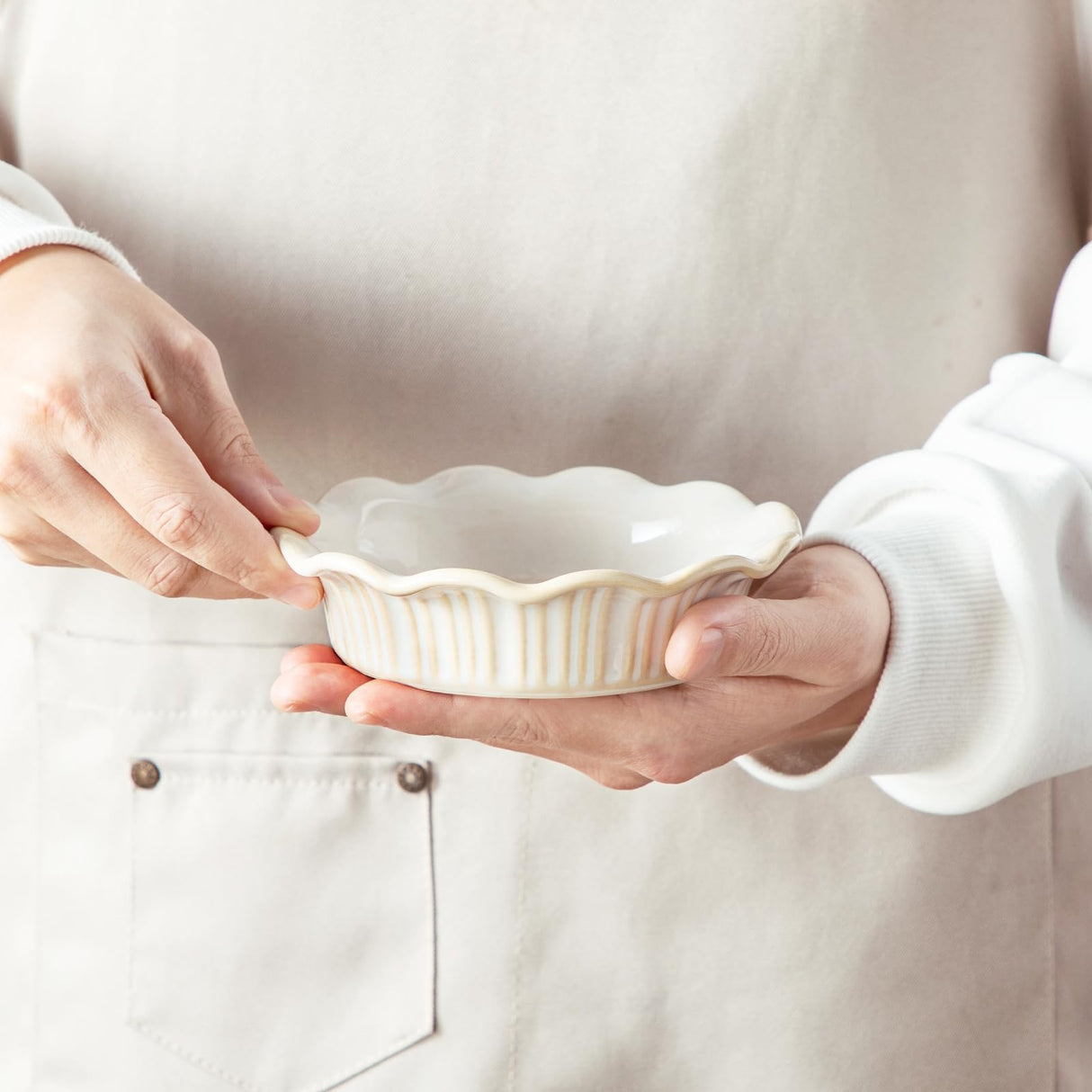 vancasso Mini Pie Pans Set of 6, 5.2 Inch Ceramic Deep Dish Pie Plates with Ruffled Edge for Baking, Microwave & Oven Safe, White vancasso