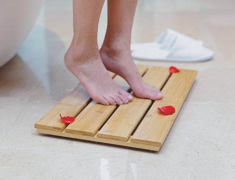 PELYN Bamboo Wooden Mini Bath Shower Mats for Small Bathroom, Small Bamboo Wood Bathroom Floor Mat, Sturdy and Easy to Clean(15.8 x 10.2 Inch) PELYN