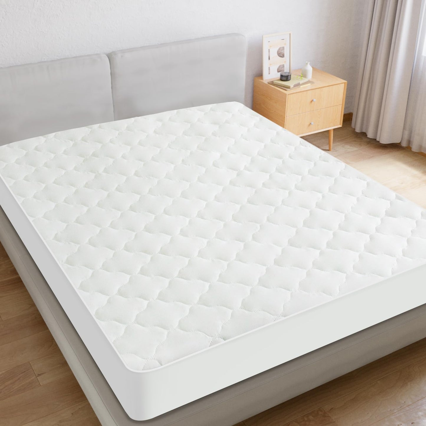 Queen Mattres Protector Pad Waterproof Quilted, Breathable & Cooling Queen Size Mattress Protector Cover Fitted with Deep Pocket Up to 14", (White)