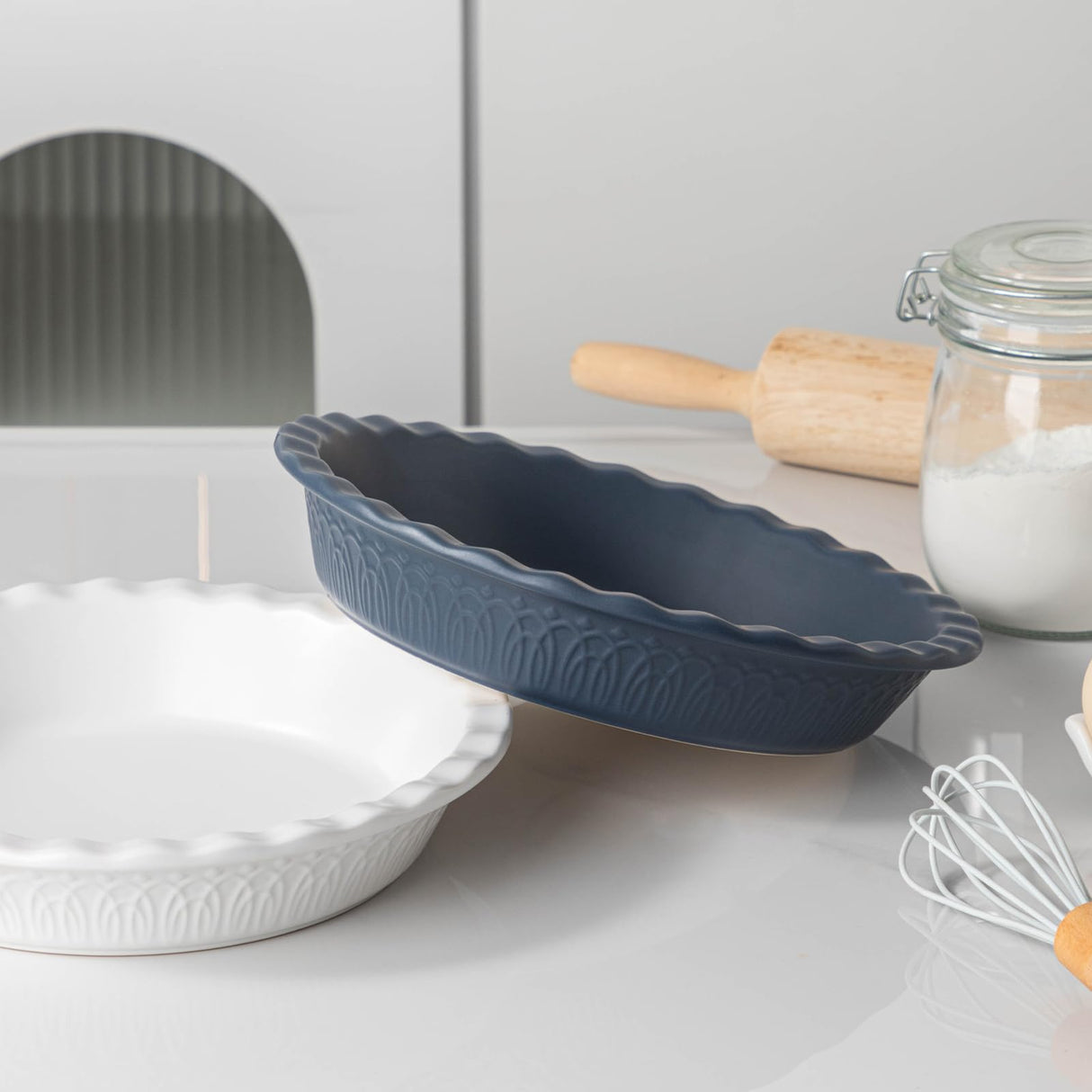 Fun Elements Ceramic Pie Pan, 9 Inch Pie Dish for Baking, Ruffled Pie Plate, Non-Stick Deep Dish Pie Pan for Apple Pie and Pot Pie, Thanksgiving Christmas Gifts, Set of 2, White FE FUN ELEMENTS