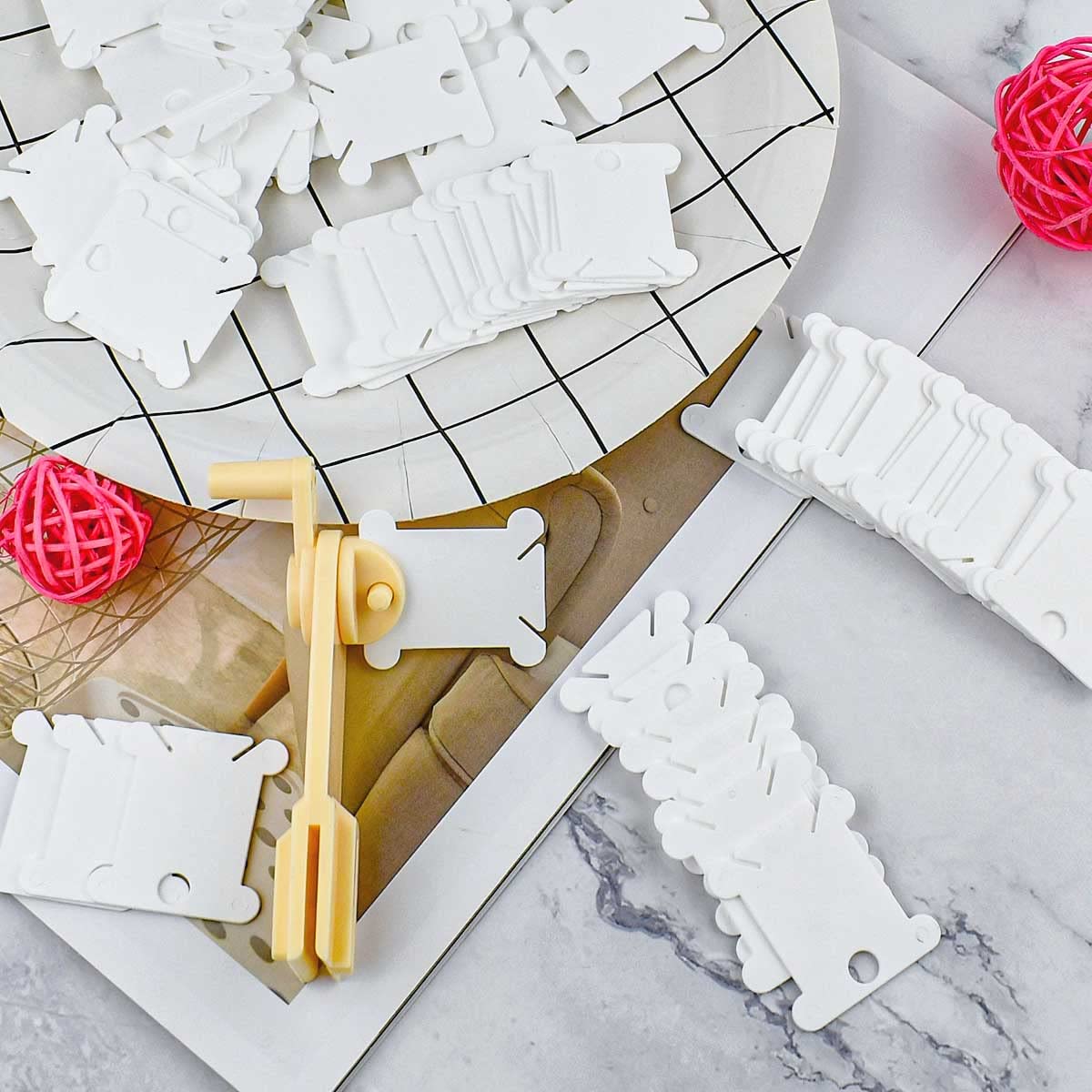 120 Pcs Plastic Floss Bobbins with 1 Pcs Bobbin Winder for Cross Stitch Cotton Thread Craft DIY Sewing Storage Thread Organizer Holder Embroidery DIY Cards (White) yuntop