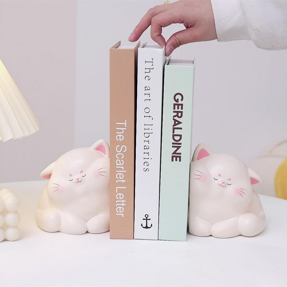 Cute Cat Book Ends for Shelves, Non-Slip Bookends for Heavy Books, Decorative Book Ends for Kids, Unique Bookends to Hold Books, Book Holders for Shelves, Book Stopper Cat GEPNUOQT