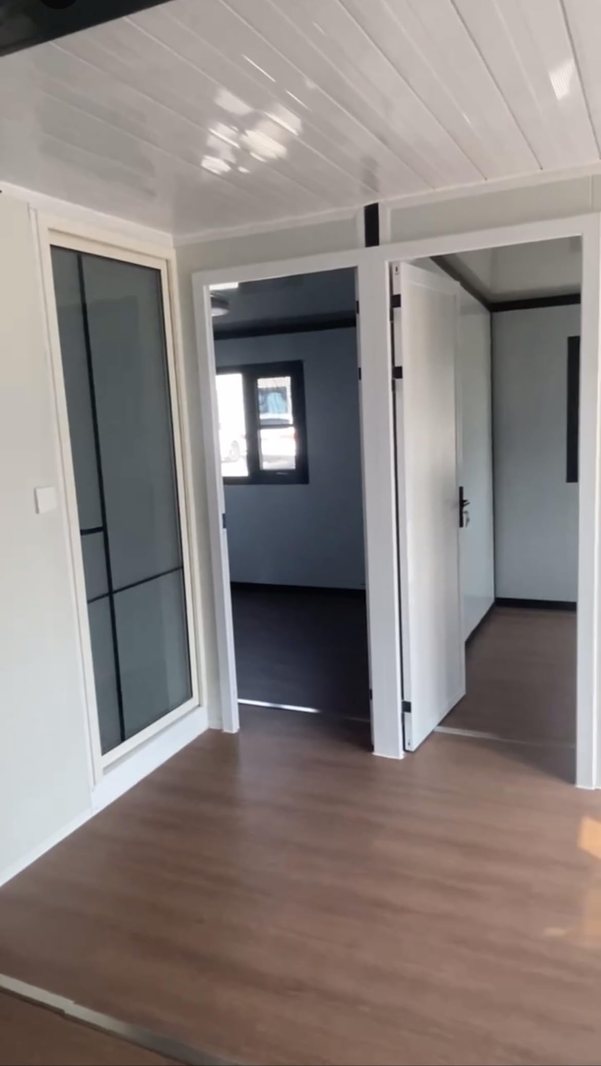 Luxury 30ft or 40ft Prefab Container House: 3 Bedrooms,1 Living Room, Fully Equipped 1 Bathroom & Kitchen, Foldable Mobile Home for Adults, Easy Setup & Transport - WoodArtSupply