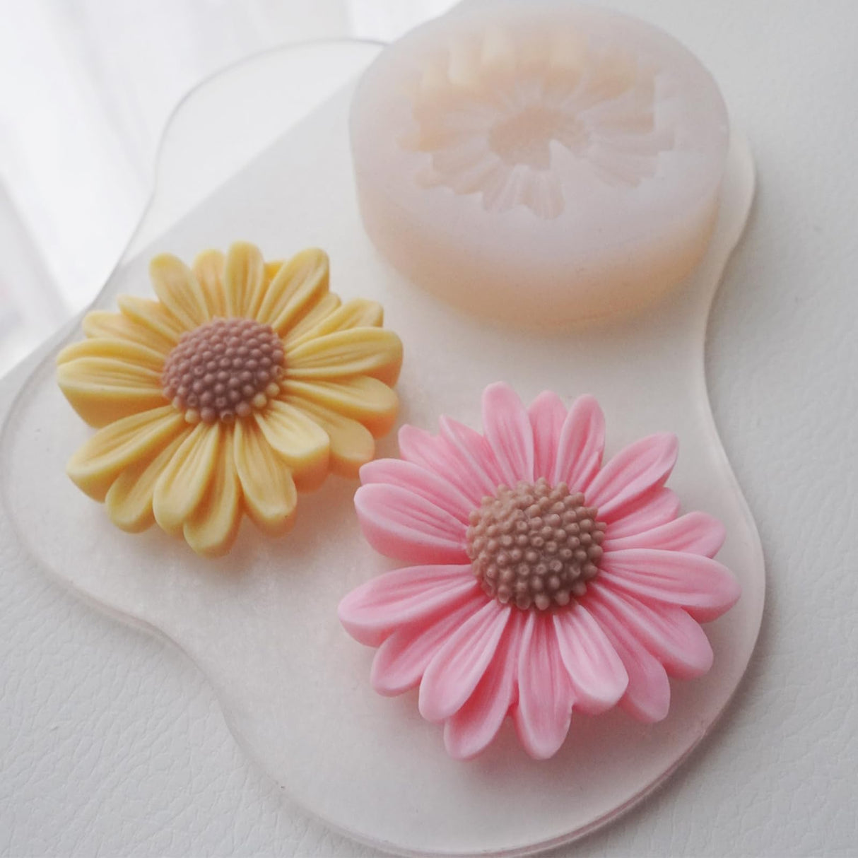 Wehous 2PCS Daisy Flower Silicone Mold 3D Flower Fondant Chocolate Cake Cupcake Topper Decoration Mold Unique Resin Candle Molds DIY Soap Wax Epoxy Resin Concrete Casting Polymer Clay Craft Wehous