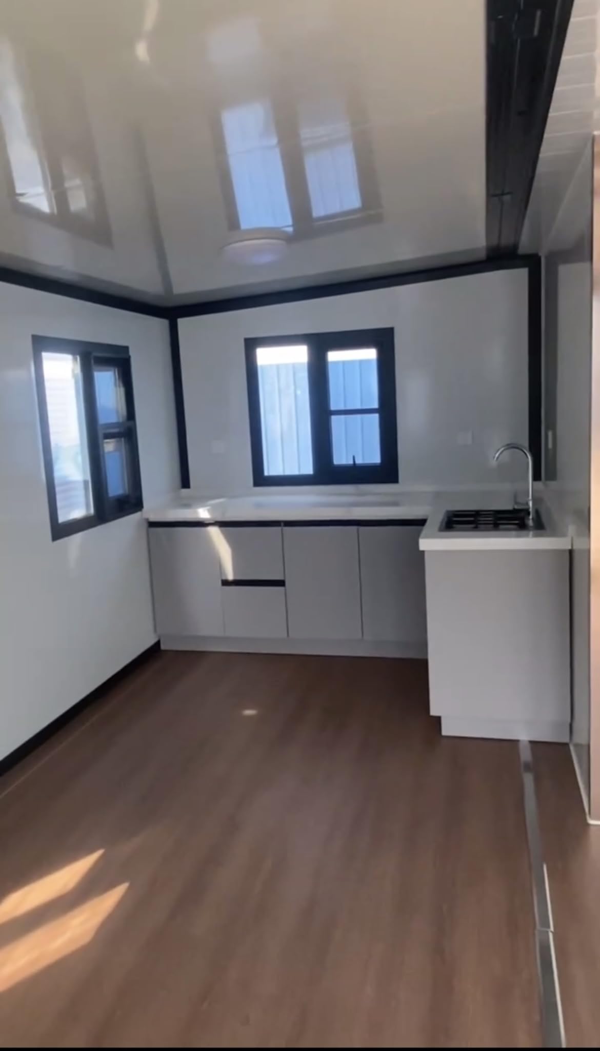 Luxury 30ft or 40ft Prefab Container House: 3 Bedrooms,1 Living Room, Fully Equipped 1 Bathroom & Kitchen, Foldable Mobile Home for Adults, Easy Setup & Transport - WoodArtSupply