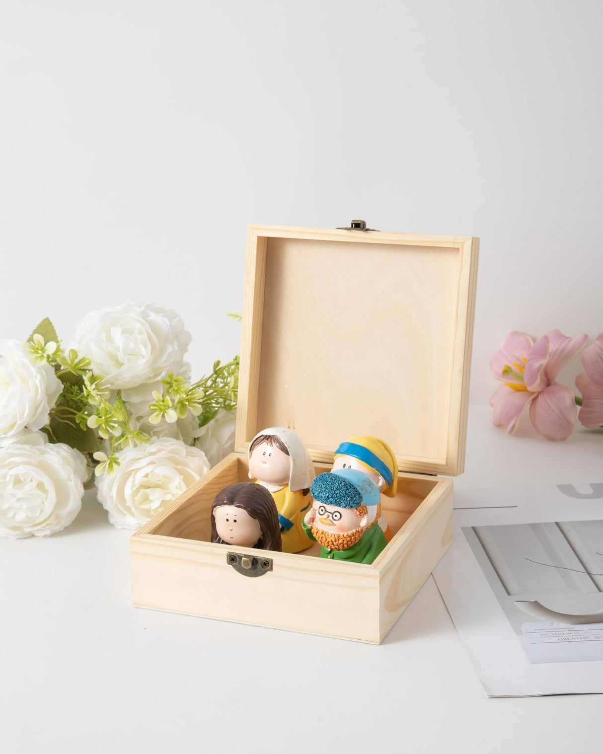 Xhqsulsclac 8pcs unfinished wooden box, pine with hinged lid and front buckle,Wooden Boxes 5.9X5.9X2.5-inch small souvenir box Xhqsulsclac