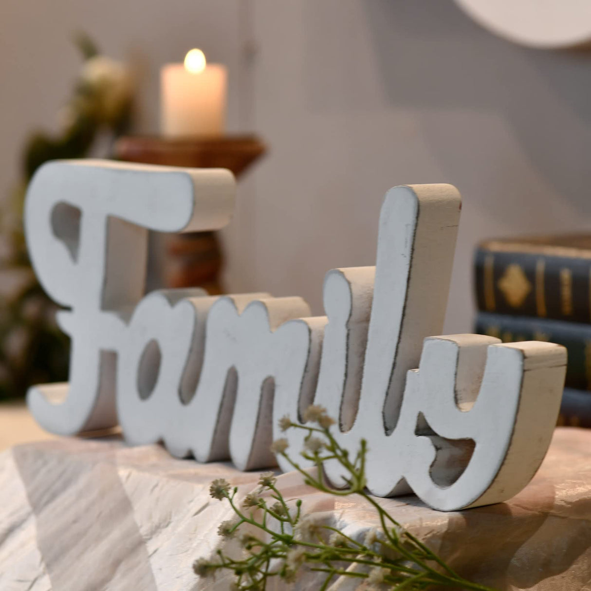 Sintosin Rustic Wooden Family Signs for Home Decor Wall 15", Farmhouse Distressed White Christmas Tabletop Decor Signs, Fireplace Mantle decor, Thanksgiving Family Wall Decor for Living Room Sintosin