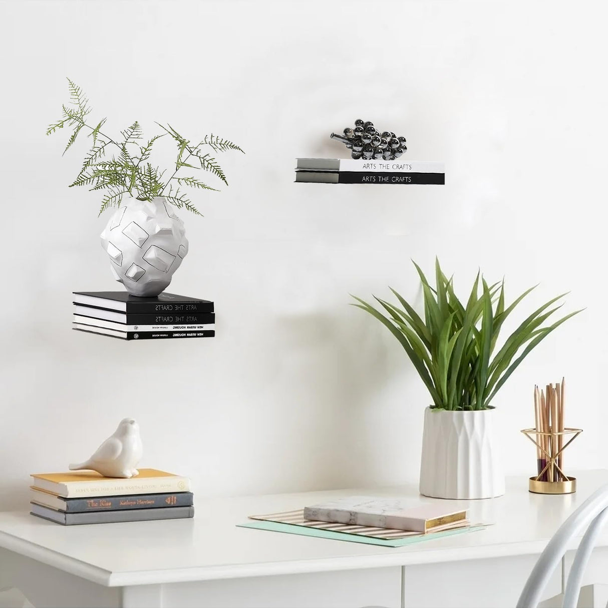 Atsgke Invisible Floating Bookshelf - Modern White Wall Mount Metal Shelves for Room, Bedroom Bookcase, Small Bookshelf with Minimalist Design, Sleek Storage for Books & Decoratives（4PCS） Atsgke