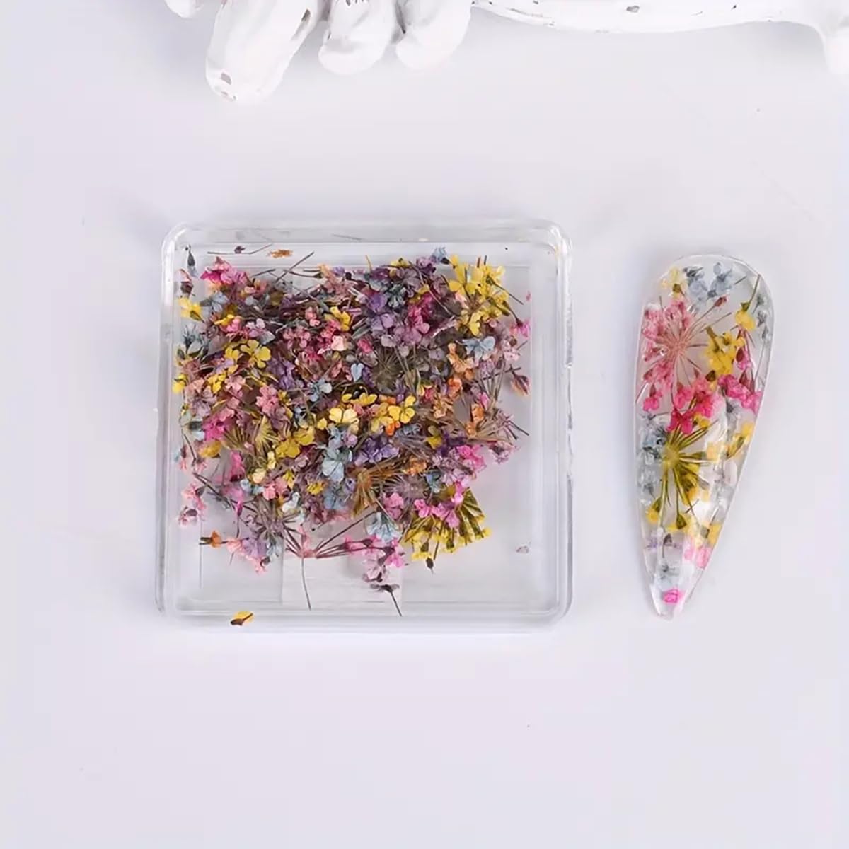 3D Dried Flower for Nails, Flower Nail Art Stickers 1Box Mixed Dried Flowers for Nail Art Resin DIY Crafts Natural Real Dry Flower Decals for Spring Summer Manicure Nail Art Decorations (Style3) SINSEN