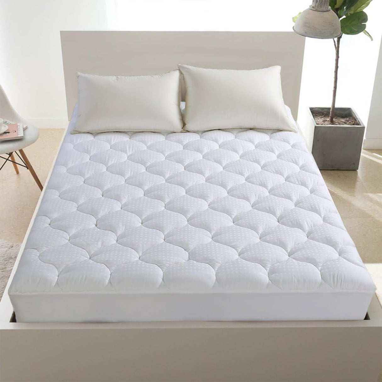 LEISURE TOWN Queen Mattress Pad Fitted Quilted Cotton Mattress Cover Cooling Soft Pillow Top Mattress Topper with Down Alternative Filling Mattress Protector with 8-21 Deep Pocket (60x80 White) LEISURE TOWN