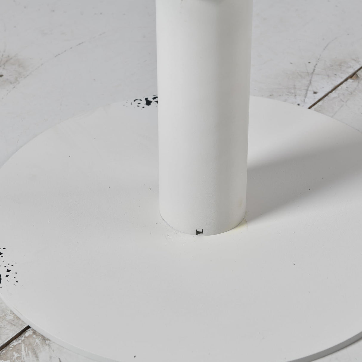 Diwhy Industrial Pub Table 23.6" Iron Round Desktop 37.4" Height Cast Iron Bar Table Antique White Diwhy