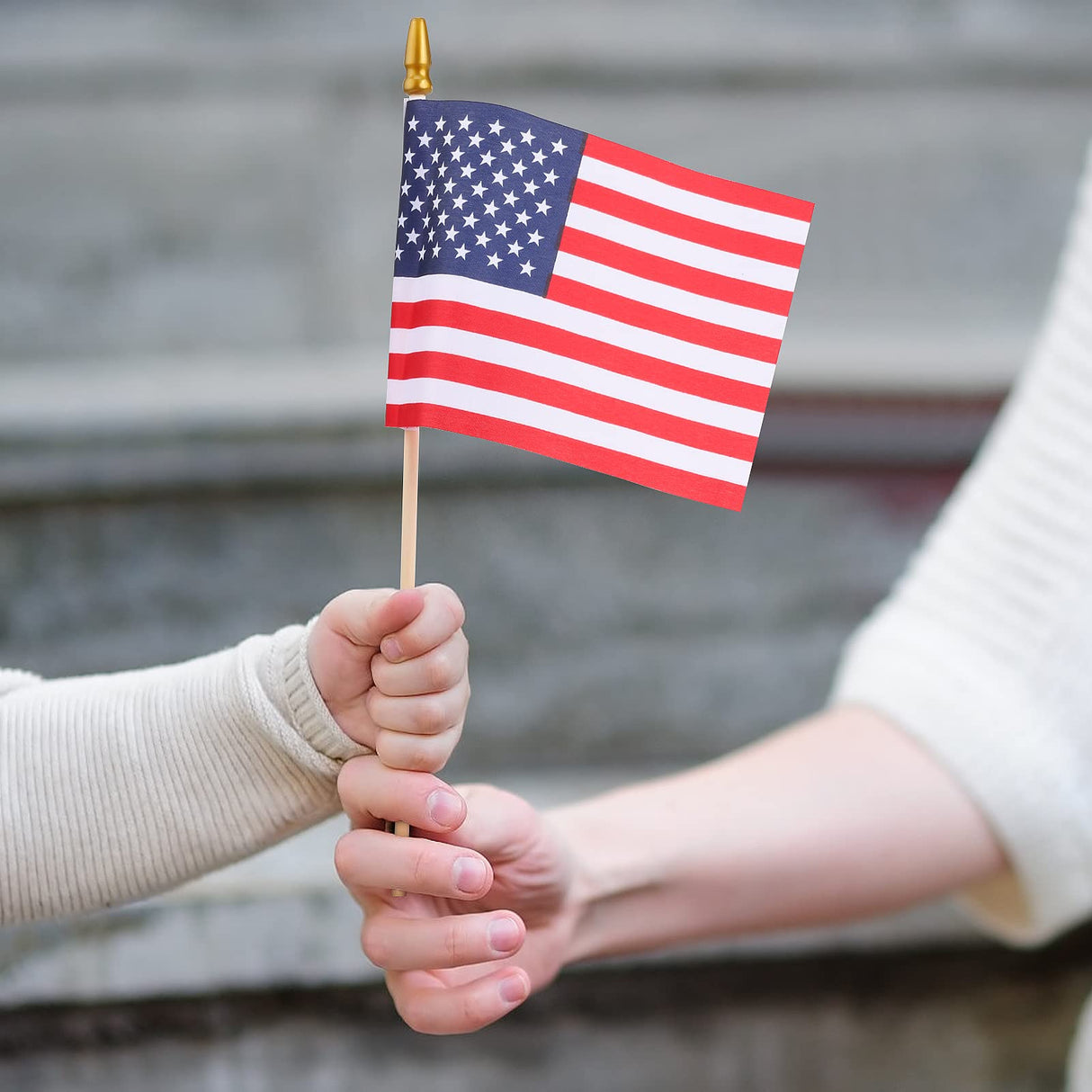 Small American Flags on Stick, 50 Pcs Fourth of July Decorations Outdoor 4''x6'' USA Flag, 4th of July Flags American Flag Small With Wooden Stick,Mini Flags for Outside Patriotic Decor for Yard Patio HOOSUN