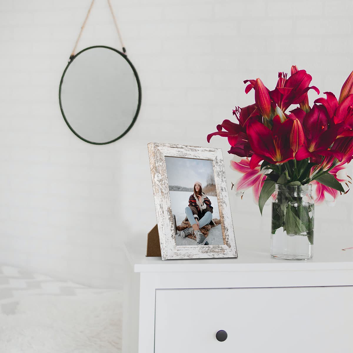 Capcillin 5x7 Picture Frame Wood Patten Distressed White Set of 2, Each Frame with Mat,Display 5x7 Picture Without mat or 4x6 Photos with Mat Wall Decor Table Top(CP001-MD5x7RW) Capcillin