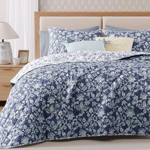 BLOOMHAVEN Quilt Set Queen Size, Oxford Blue Floral Quilt Sets, Reversible Bedspread Lightweight and Breathable for All Seasons, Soft Quilted Bedspread with 2 Pillow Shams BLOOMHAVEN