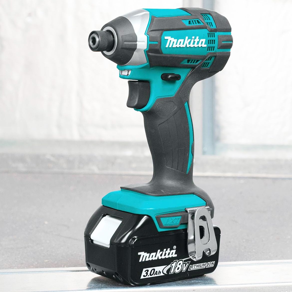 Makita XT610 18V LXT Lithium-Ion Cordless 6 Piece Combo Kit (3.0Ah) - WoodArtSupply