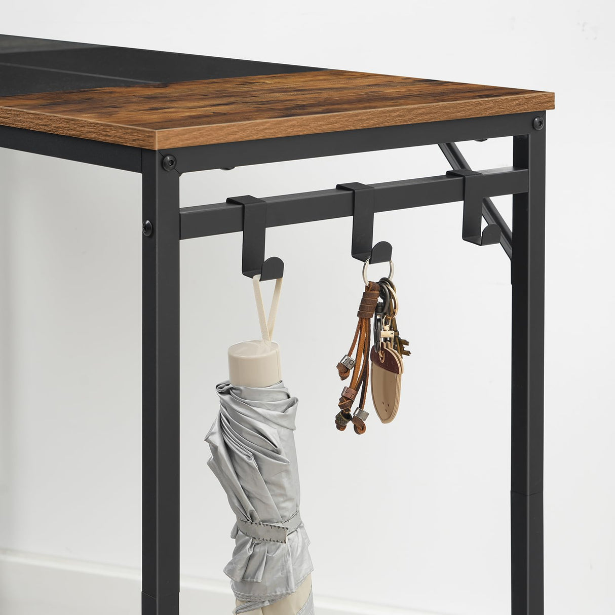 HOOBRO Computer Desk, Home Office Desk with Power Outlet, Modern Study Writing Desk with 3 Hooks for Study Room, Home Office, Sturdy and Stable, Easy to Assemble, Rustic Brown and Black BF41UDN01 HOOBRO