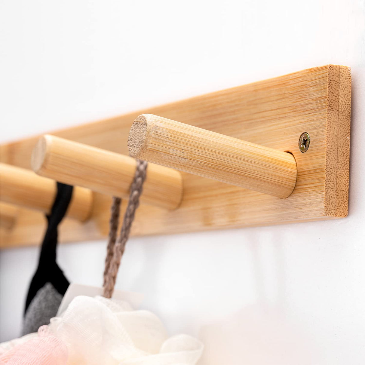 Fujinzhu Wall Mounted Coat Rack, 5-Pegs Bamboo Entryway Hat Rack for Wall, Hooks for Hanging Coats and Jackets, Bathroom Kitchen Towel Rack Wall Hangers for Clothes Towel Hats Jackets Fujinzhu