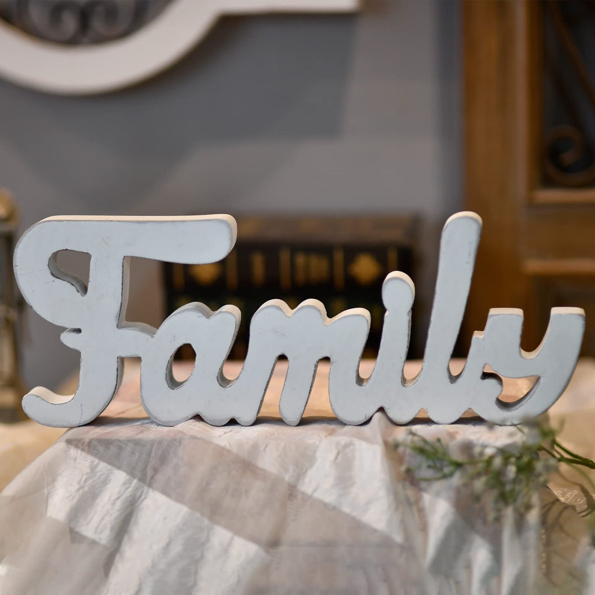 Sintosin Rustic Wooden Family Signs for Home Decor Wall 15", Farmhouse Distressed White Christmas Tabletop Decor Signs, Fireplace Mantle decor, Thanksgiving Family Wall Decor for Living Room Sintosin