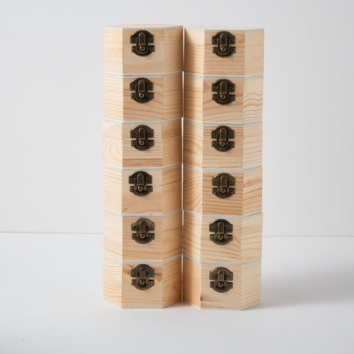 12 pcs Unfinished Vintage Wooden Hexagonal Pine Storage Boxes, 3.8X3.3X2.2in with Hinged Lids and Front Buckles for DIY Handmade Wooden Jewelry Box Xhqsulsclac