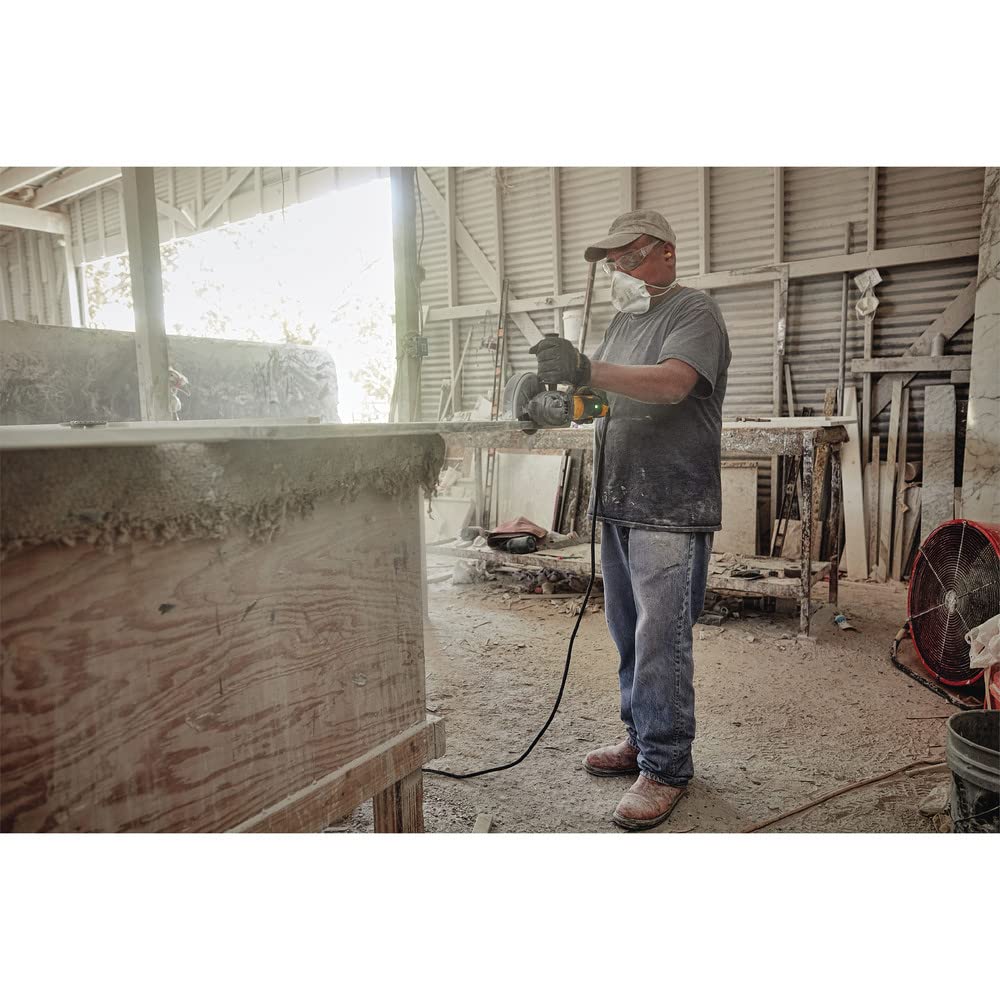 DEWALT Angle Grinder, Variable Speed, 5-Inch, 13-Amp, Corded (DWE43231VS) DEWALT