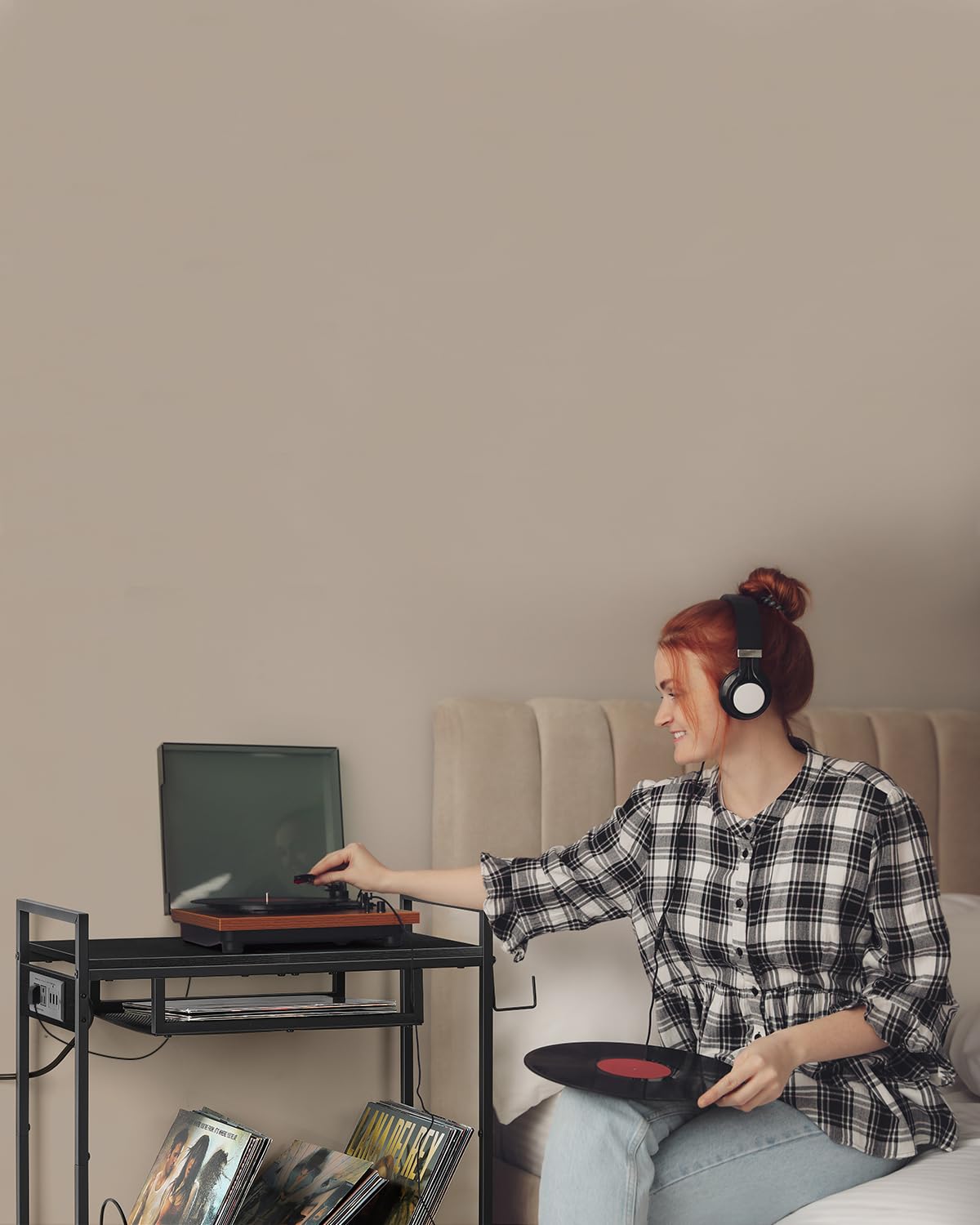 MOOACE Record Player Stand, Vinyl Storage Cabinet, Turntable Stand with Charging Station, Record Holder, Album Shelf, Nightstand, 2 Tier End Table on Wheels for Bedroom and Living Room, Black MOOACE