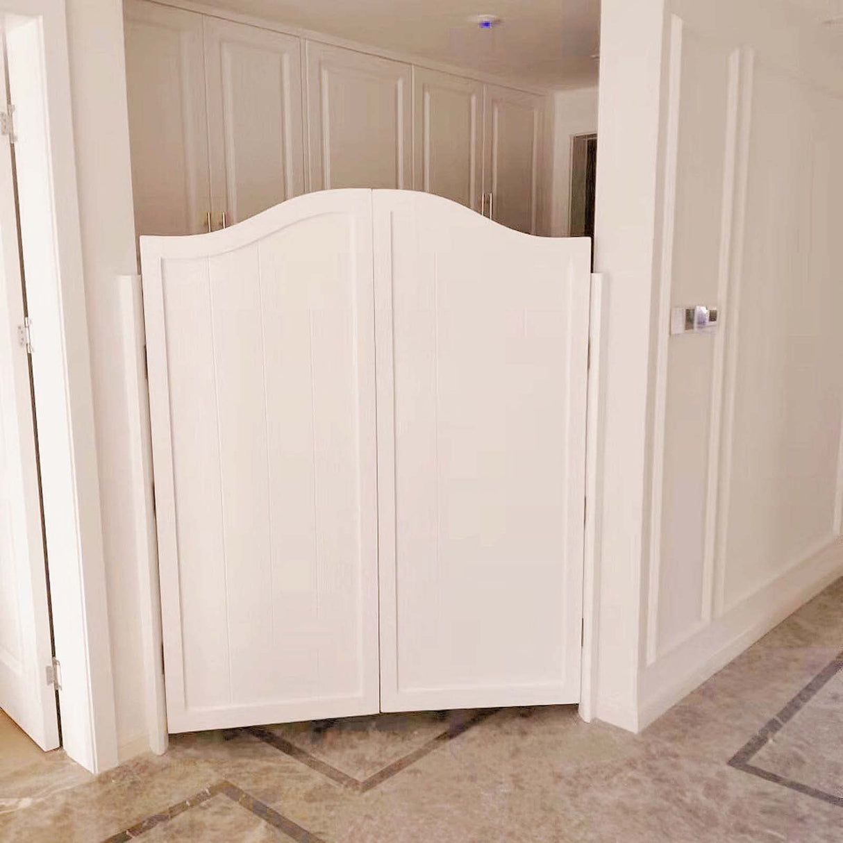 SRHIMEOS Swinging Cafe Doors 28x35 Inch, Saloon Cafe Doors, Saloon Door Swing, Kitchen Bathroom Hallway Barn Western Cafe Door, White, Other Sizes are Available, Auto Close SRHIMEOS