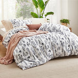 Bedsure Twin/Twin XL Duvet Cover - Reversible White Duvet Cover Set with Zipper Closure, 2 Pieces Cute Floral Patterned Bedding Set with 8 Corner Ties and 1 Pillow Sham Bedsure