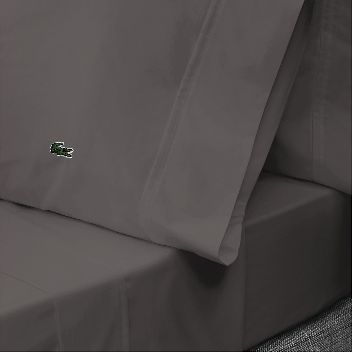 Lacoste 100% Cotton Percale 4-Piece Sheet Set – Cool, Crisp, Matte, and Durable, Oeko-Tex Certified – Solid, Dark Gray, Queen Lacoste