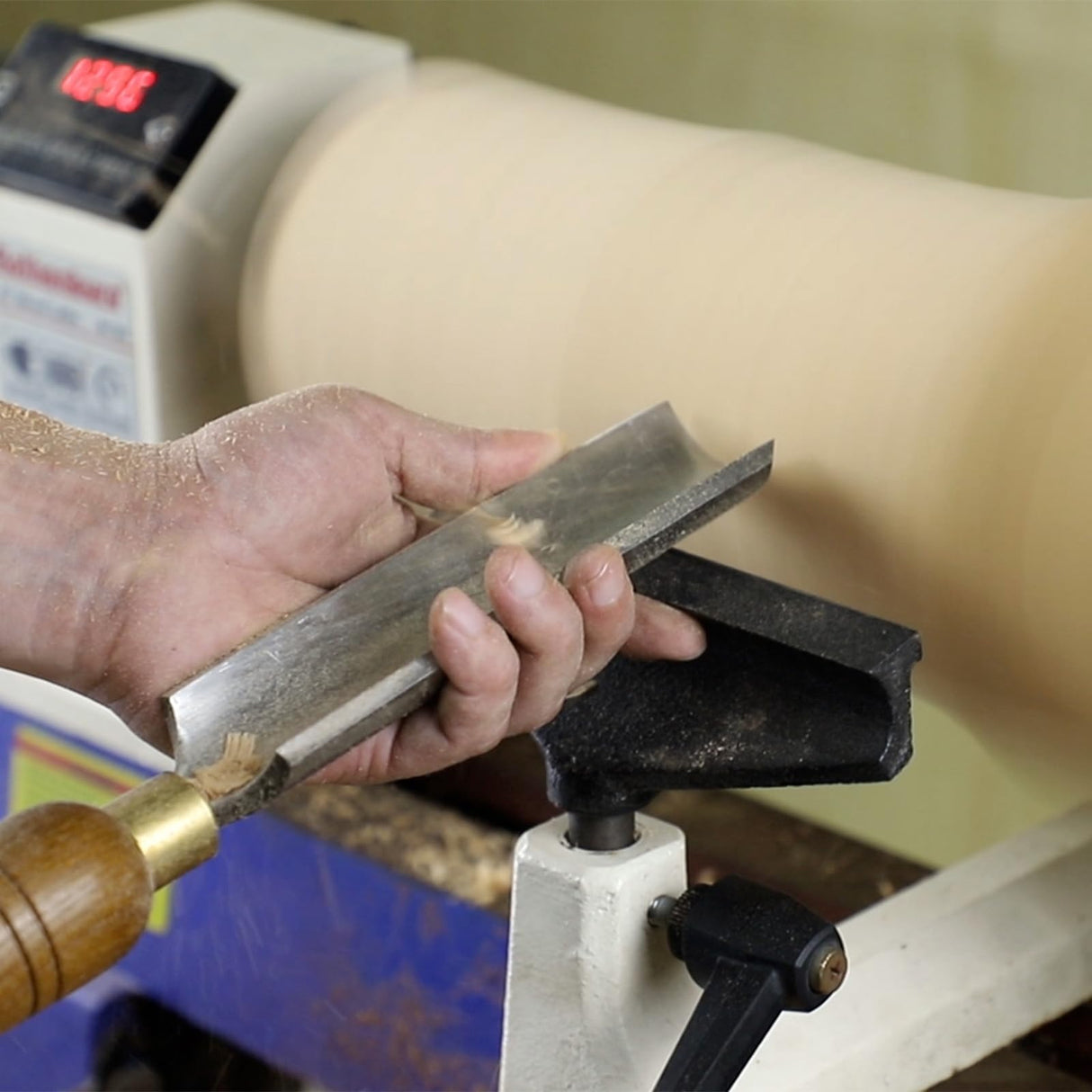 DEEFIINE 2-Inches HSS Spindle Roughing Gouge Lathe Chisel,Wood Lathe Turning Tools With Beech Wood Handle ﻿ DEEFIINE