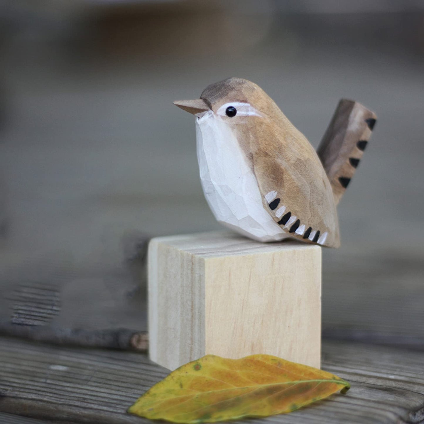 Handmade Wooden Carved Birds Decor Sculpted Hand-Painted Bird Figurines Small Home Decor Bird Statue Shelf Table Decor Ideal Gifts for Bird Lovers (Winter Wren) (Bird Decor)