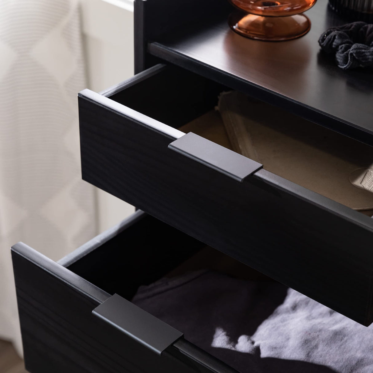 Walker Edison Blythe Mid-Century Modern Tray-Top Solid Wood 6-Drawer Dresser, 30 Inch, Black Walker Edison