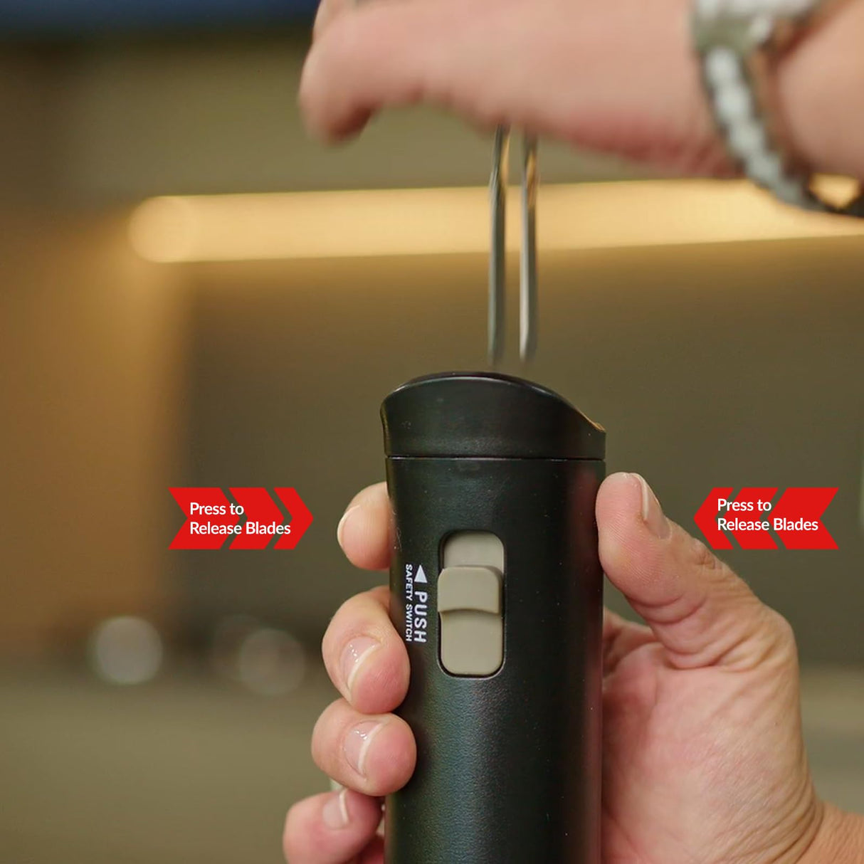 BEHNKE Professional Cordless Rechargeable Electric Knife with 4 Serrated Blades and Safety Lock Trigger Release, Perfect for Carving Meats, Poultry, Bread – Black BEHNKE