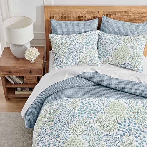 Levtex Home English Forest Green Reversible King/Cal King Quilt Set (106x92in) and 2 Pillow Shams (36x20in) - Bedding - Blue, Green - Cotton King Size Quilt Bedding Set - Lightweight Soft Pre-Washed Levtex Home