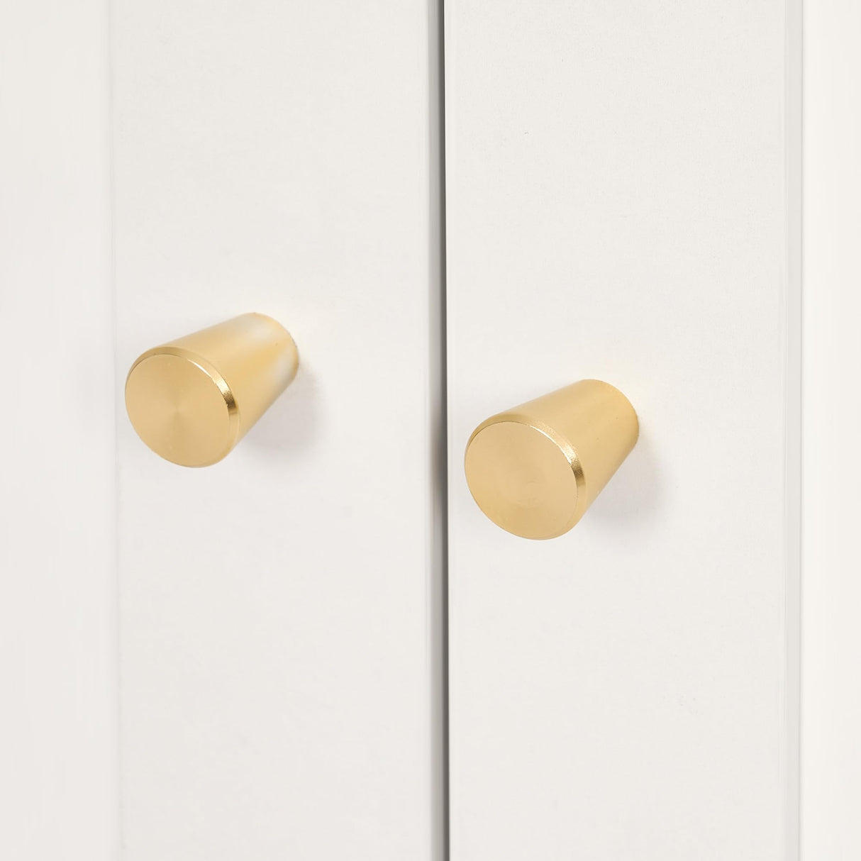 Homhedy Cat Litter Box Enclosure, Litter Box Furniture Hidden with Metal Frame, Cat Washroom Furniture, Cat House, Fit Most of Litter Box, Modern Style, White and Gold Homhedy