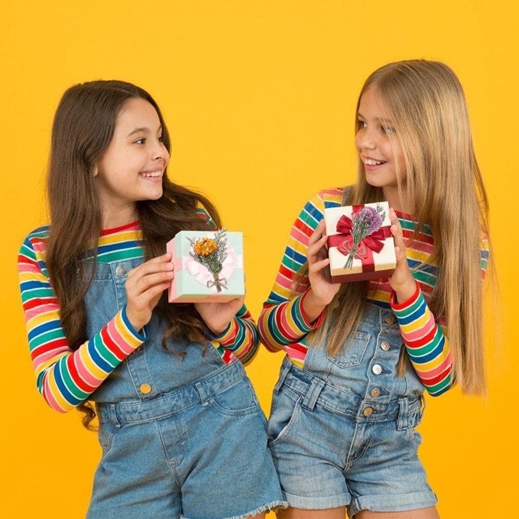 8 Pcs Mini Gypsophila Bouquets Dried Flower Daisy Bundles Dry Flower&Leaves Natural Lagurus Dried Embossing Flower Plant Stem Bunch for DIY Craft,Card Decoration,Photo Props,Home Party&Wedding Decor WWahuayuan