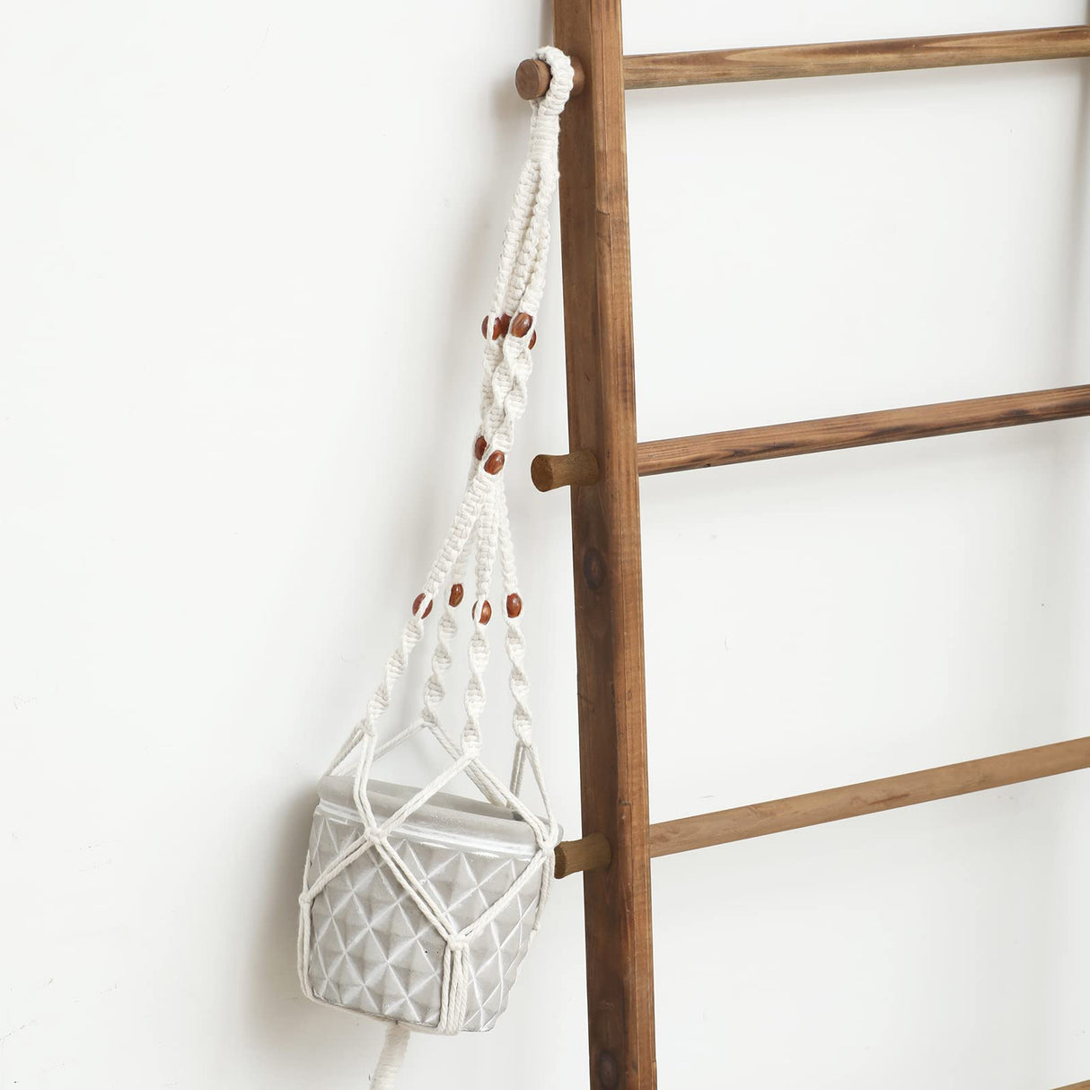 FUIN 5ft Wood Blanket Ladder with Bottom Shelf for Living Room Decorative Wall Leaning Farmhouse Quilt Display Holder Storage Rustic Wooden Towel Rack for Bathroom, Light Brown FUIN