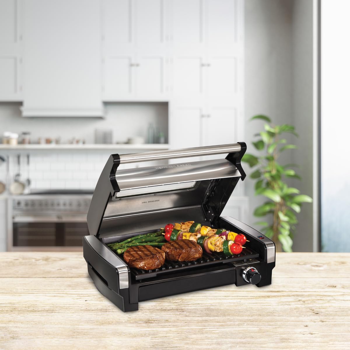 Hamilton Beach Electric Indoor Searing Grill with Viewing Window & Adjustable Temperature Control to 450F, 118 sq. in. Surface Serves 6, Removable Nonstick Grate, Stainless Steel