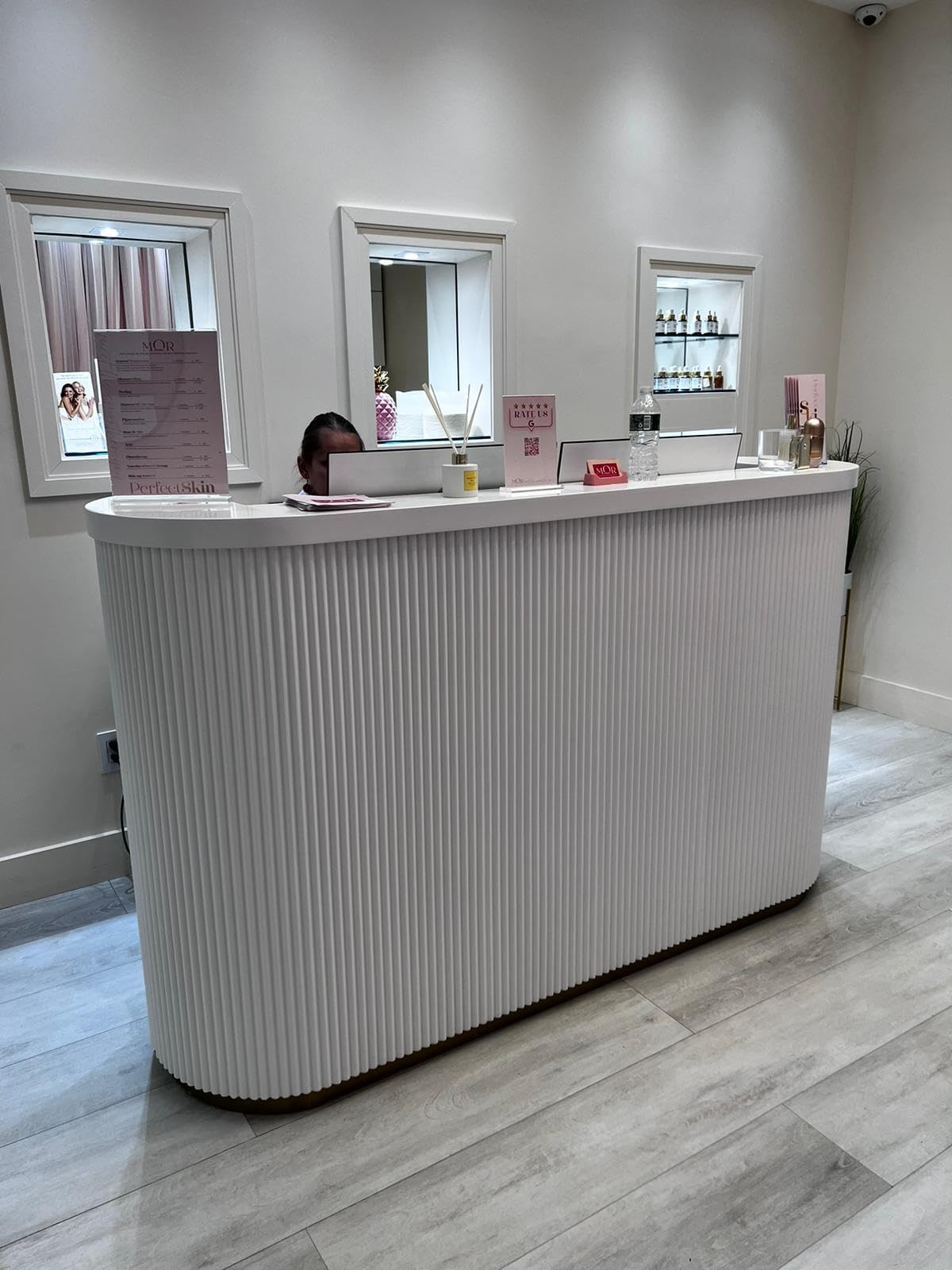 M2 Retail Reception Desk, White Upgraded Reeded Front Counter for Beauty, Spa, Nail, Hair Salon, Lobby, 1800 * 600 * 1000mm (71 * 24 * 39'') M2 Retail