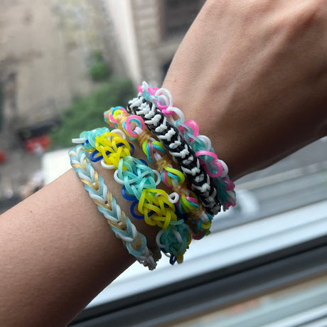 Rainbow Loom® MEGA Combo Set, Features 7000+ Colorful Rubber Bands, 2 Step-by-Step Bracelet Instructions, Organizer Case, Great Gift for Kids 7+ to Promote Fine Motor Skills (Packaging May Vary) Rainbow Loom