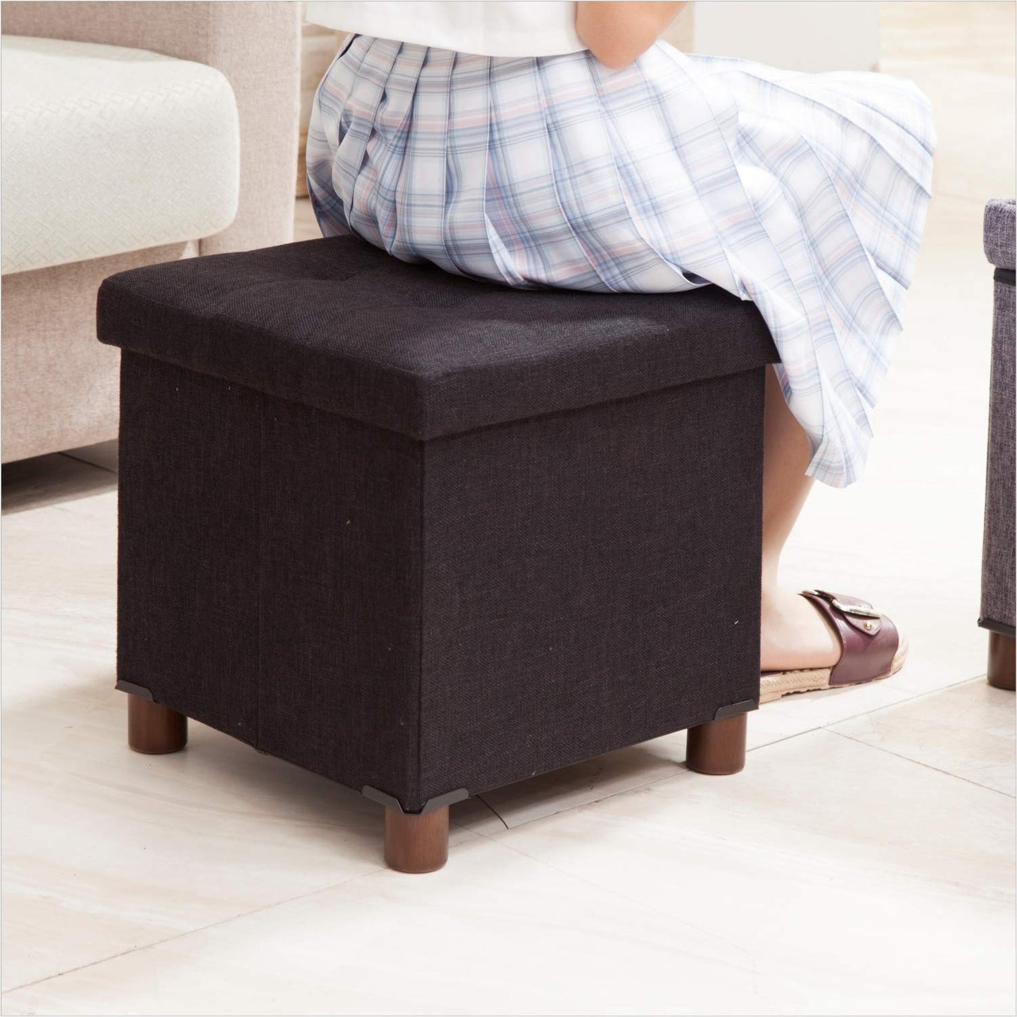 15 Inches Storage Ottoman with Wooden Legs Cube Foot Rest Stool, Square Footstool Storage, Ottoman with Storage for Living Room, Foldable Fabric Ottoman, Comfortable Seat with Lid, Space-Saving Black