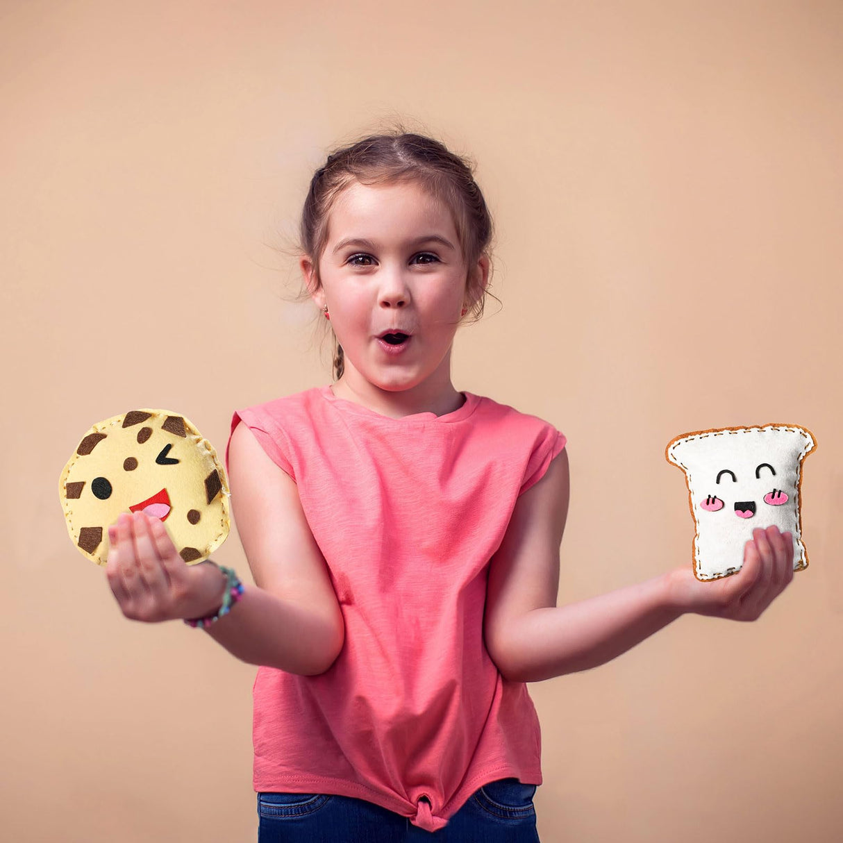 ZOIIWA 16 Sets Food Themed Sewing Kit for Kids Fun Craft for Boy Girl Age Felt Fruit Plush Craft Kit Learn to Sew Educational Beginners Sewing Stuffed Ornament for Black to School Classroom Gift ZOIIWA