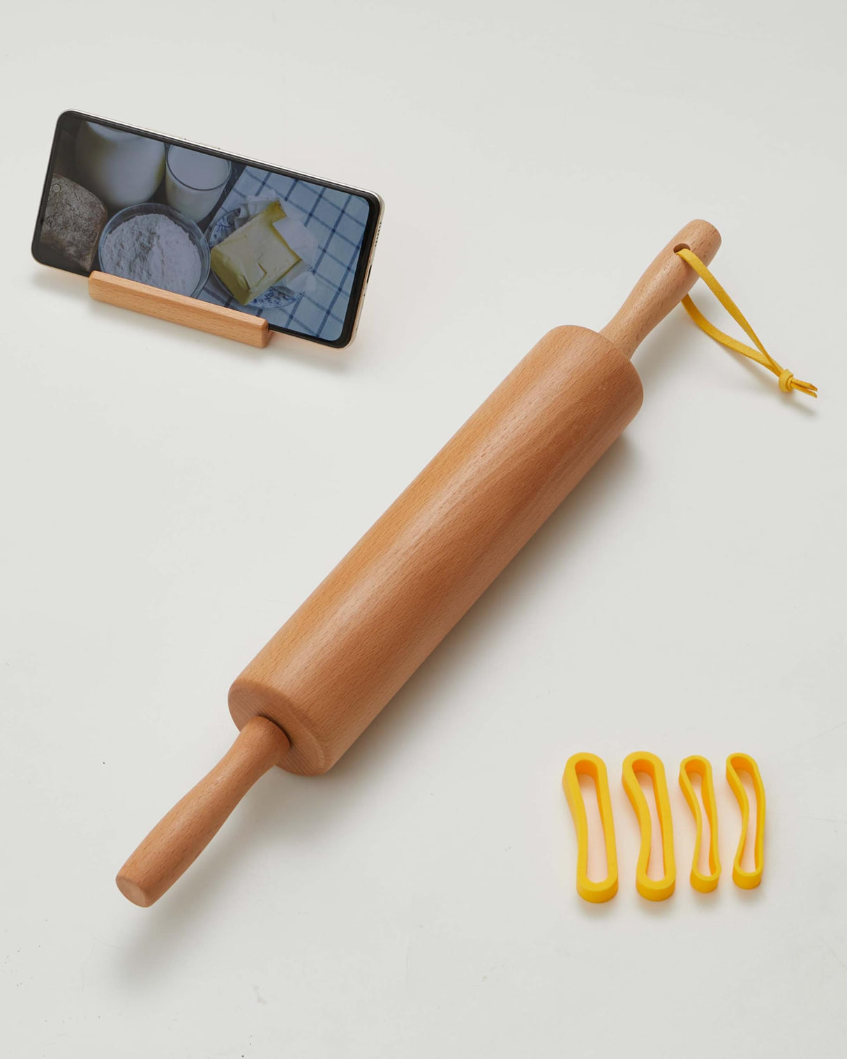 VINOIL Classic Wood Rolling Pin, 17" Rolling Pins for Baking with Silicone Mat and Adjustable Thickness Rings, Pasta Roller with Wood Base, Fondant Roller for Pie Crust, Cookies, Pizza Dough and Bread Vinoil