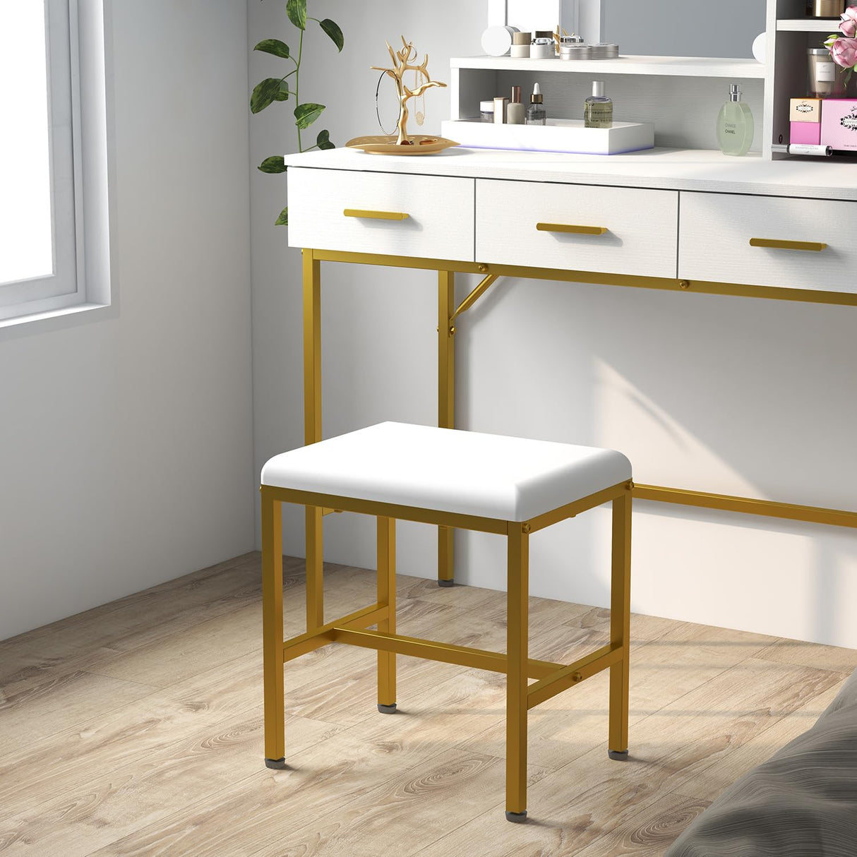 Vanity Table with Lighted Mirror, 3 Drawers Makeup Desk Dressing Table with Lots Storage Vanity Set with Wider Cushioned Stool for Bedroom (White) Panana