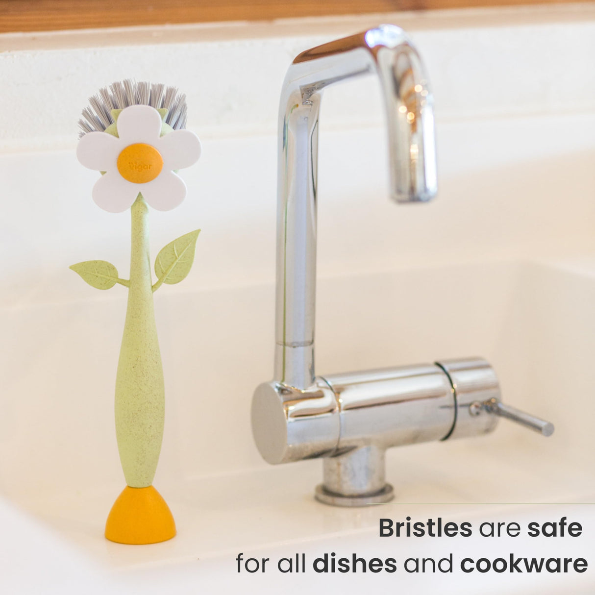 Vigar Florganic Daisy-Shaped Dish Brush, a Dish Brush with Handle, and a Dish Brush with Stand for Pot Scrubber, Kitchen Dishes, and Sink Cleaning Vigar
