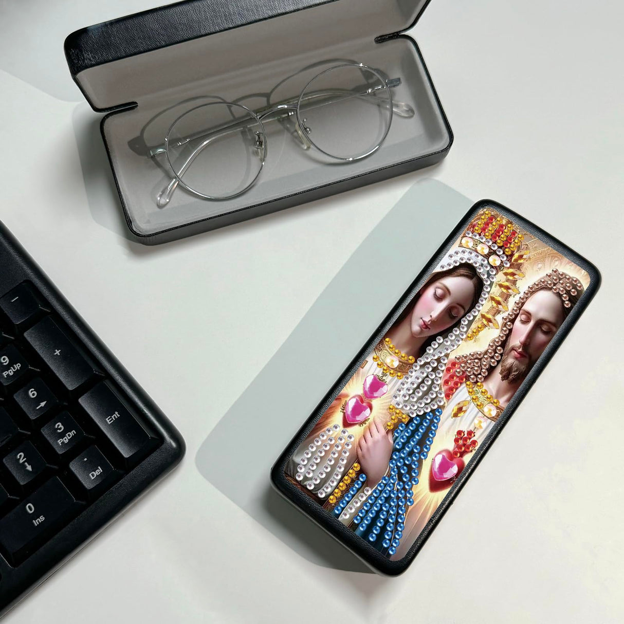 F-CANLAN Glasses Case Special Shaped Diamond Painting Crafts Kit God Jesus Sunglasses Box Diamond Art Virgin Mary Diamond Painting Glasses Case for Family and Friends (6.3X2.67X1.3 in) F-CANLAN