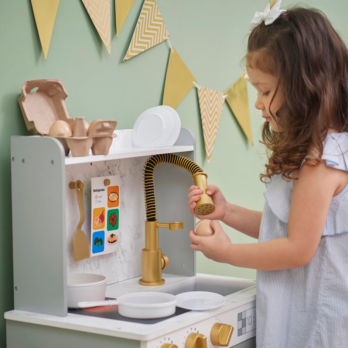 Teamson Kids Little Chef Memphis Small Wooden Play Kitchen with Interactive, Realistic Features, and 16 Kitchen Accessories - for 3yrs and up, Pretend Play House, Restaurant - Gray/Gold/Faux Marble Teamson Kids