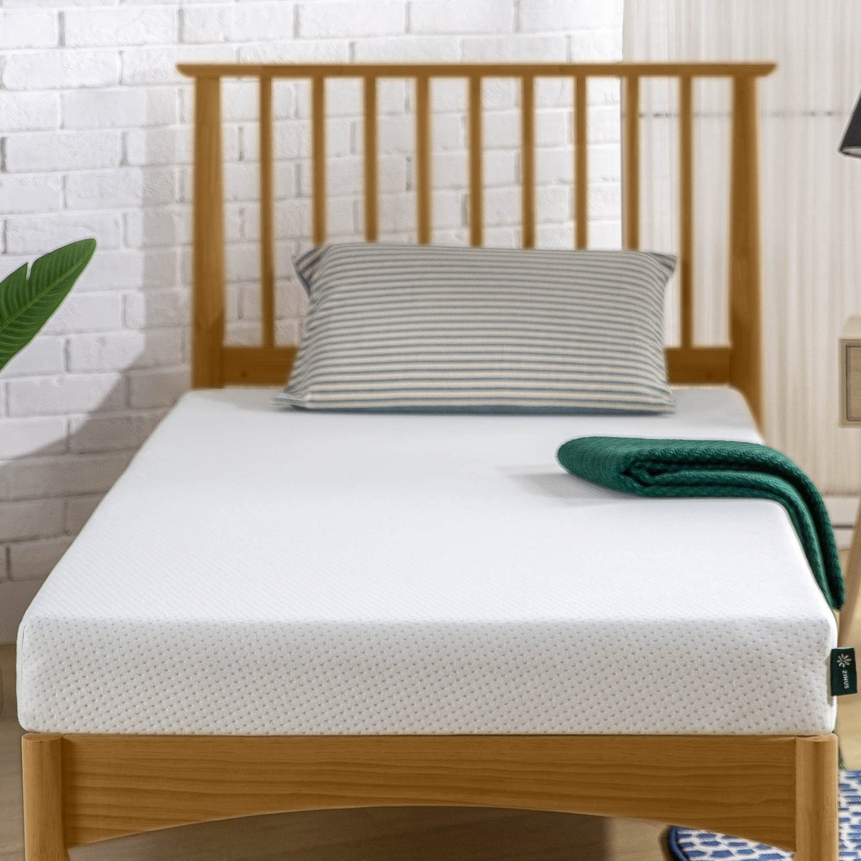 ZINUS 5 Inch Memory Foam Mattress, Twin, Fiberglass Free, Bunk Bed, Trundle Bed, Day Bed Compatible, White Zinus